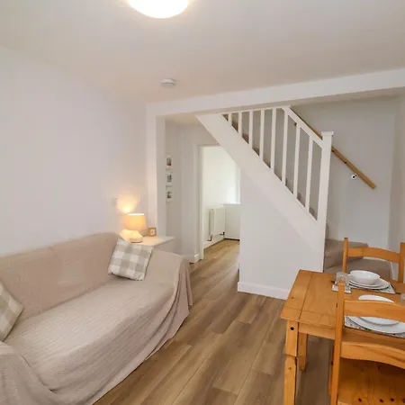 94 Church Street * Guisborough