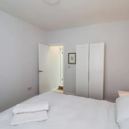 94 Church Street * Guisborough